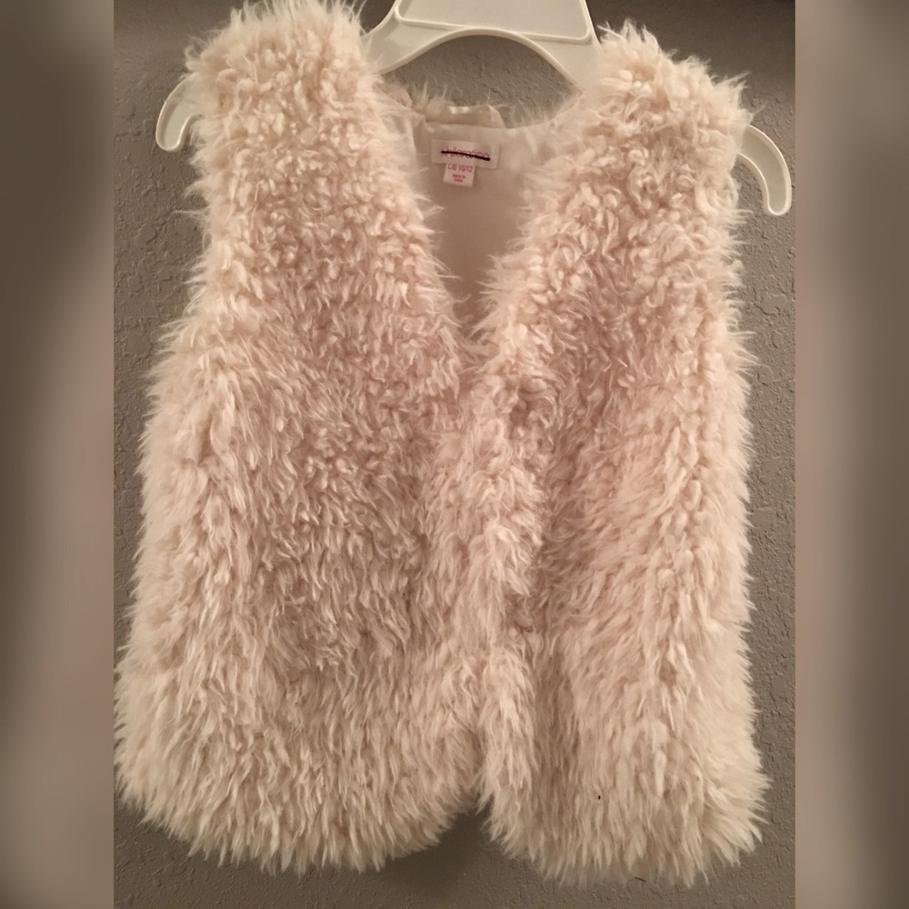 Girl’s furry vest